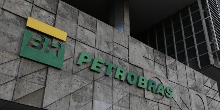 Petrobras implementa desconto no diesel a partir de segunda-feira