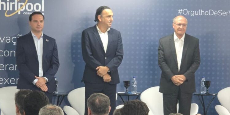 'Portal Único pode reduzir em R$ 40 bilhões ao ano o custo do comércio exterior', diz Alckmin