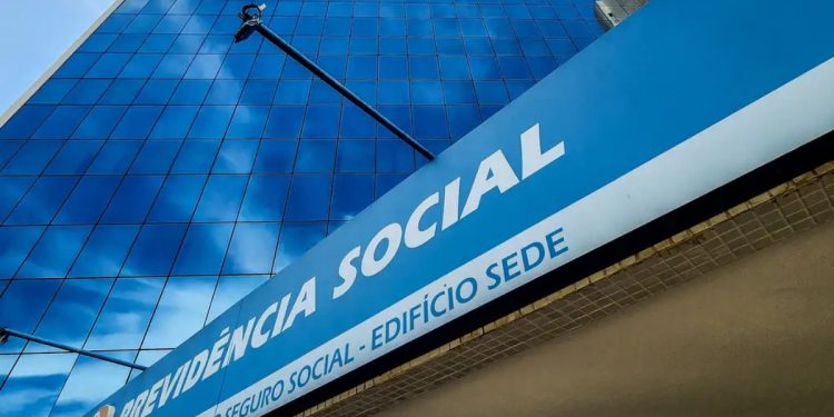 Portaria do INSS autoriza adequação de servidores para reforçar setor que avalia pedidos de BPC