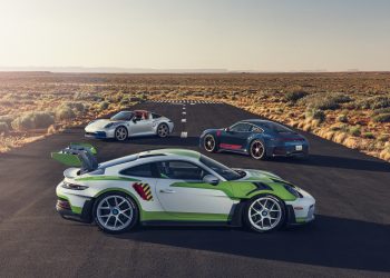 Porsche apresenta carros inspirados em Toy Story 5 no tapete vermelho do filme; veja modelos